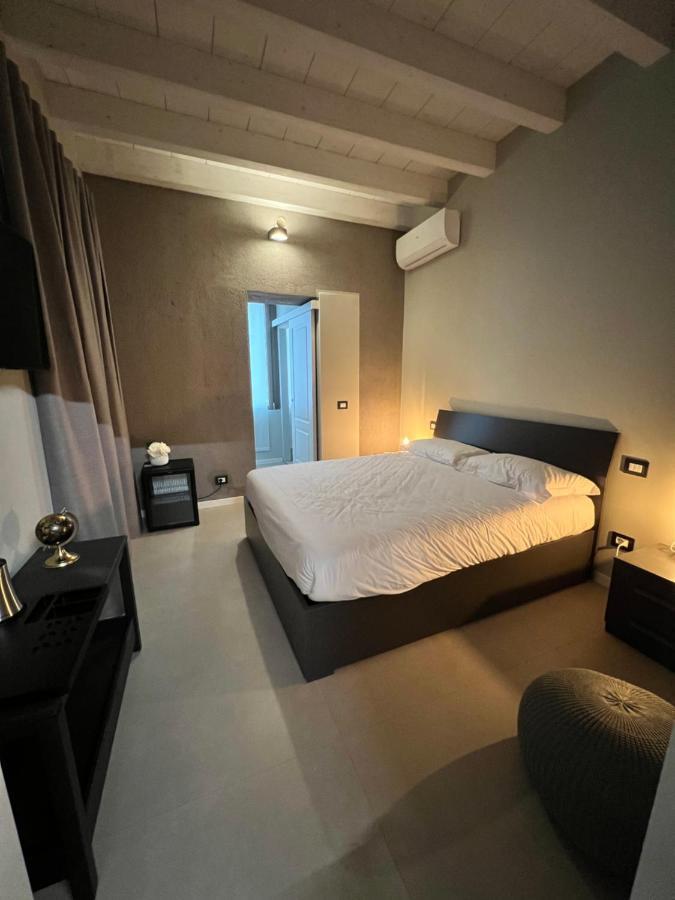 V&B Suites And Apartments Pavia Exteriör bild