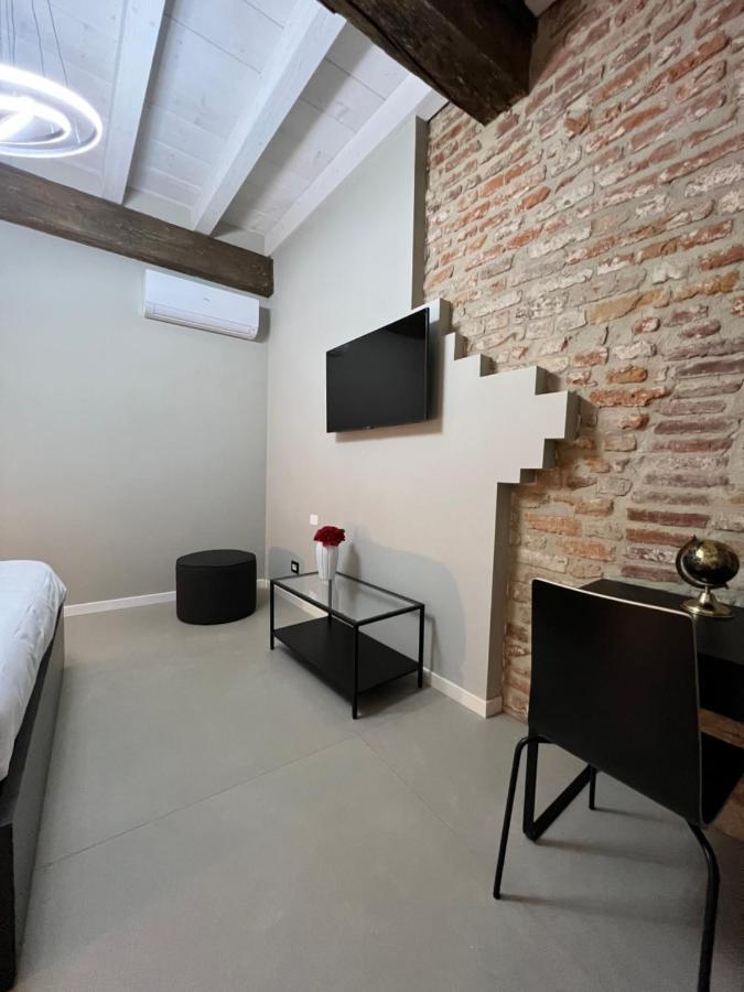 V&B Suites And Apartments Pavia Exteriör bild