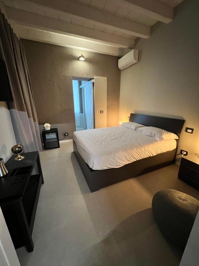 V&B Suites And Apartments Pavia Exteriör bild